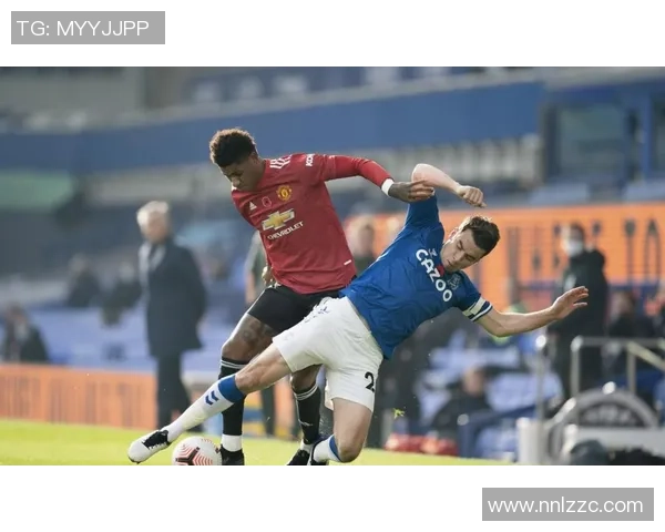 埃弗顿对阵曼联精彩视频直播全程回顾与赛后分析