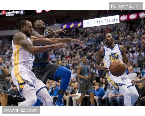 勇士与小牛激战正酣精彩视频直播尽在眼前不容错过